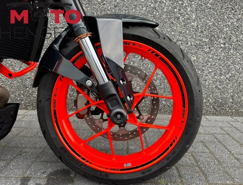 KTM 690 DUKE R