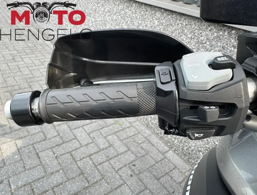 Suzuki V-STROM 1000 XTA