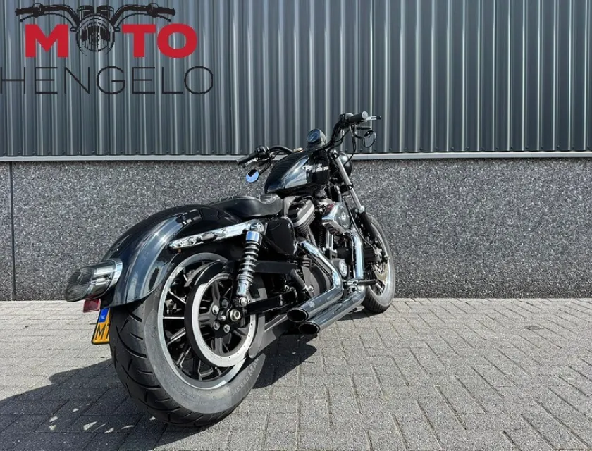 Harley-Davidson XL883R