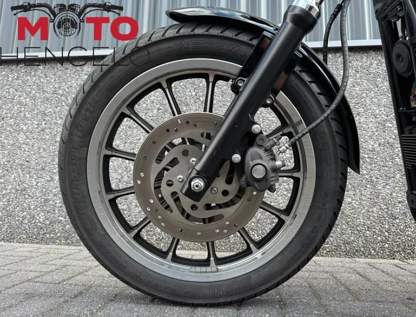 Harley-Davidson XL883R