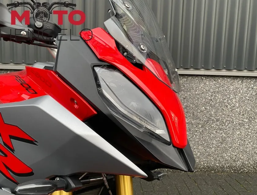 BMW F 900 XR