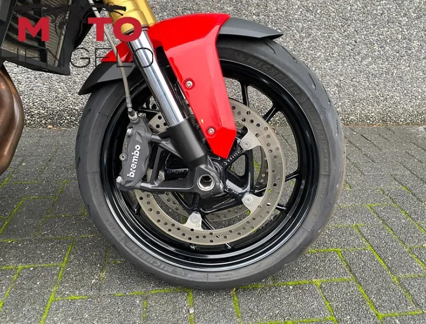 BMW F 900 XR