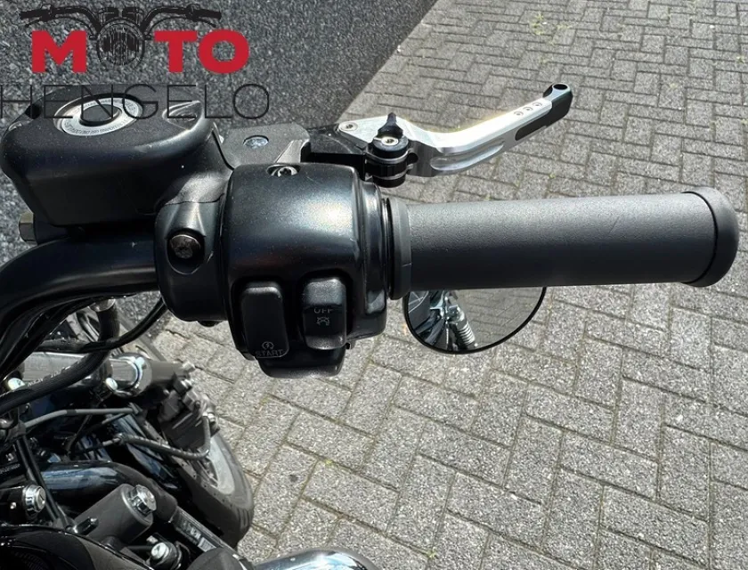 Harley-Davidson XL883R