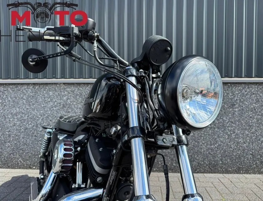 Harley-Davidson XL883R