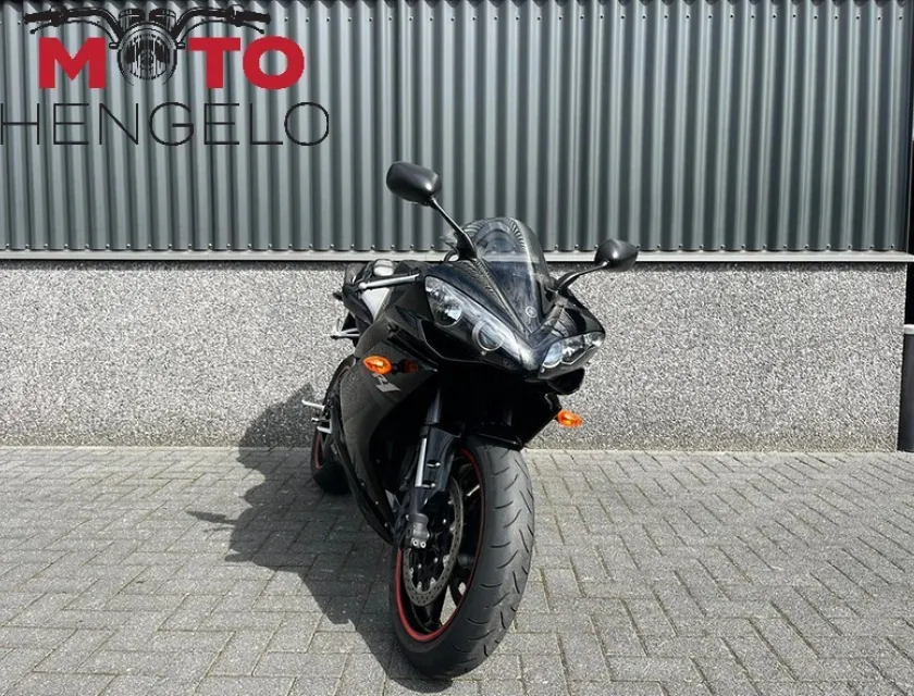 Yamaha YZF R1