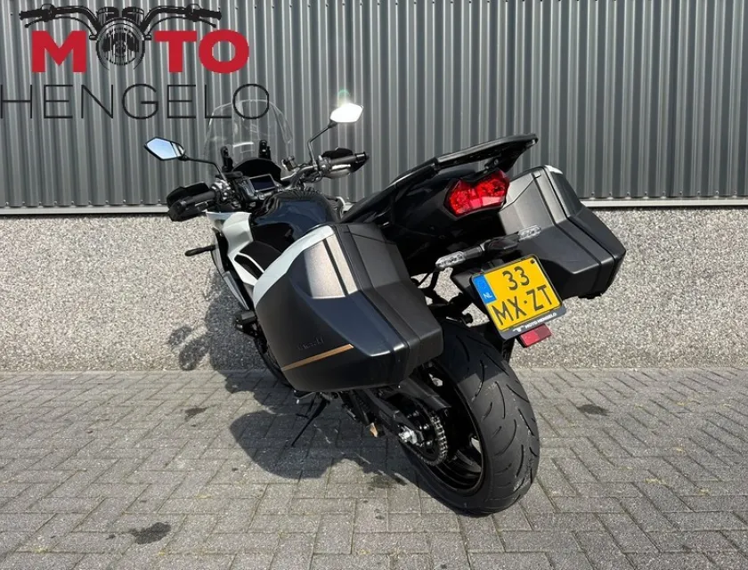 Kawasaki VERSYS 1100 SE TOURER+