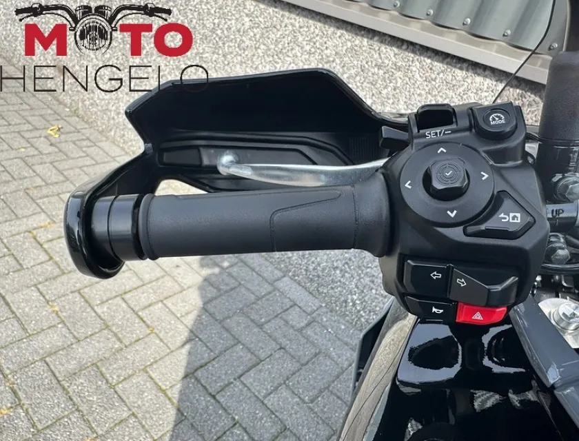 Yamaha TRACER 9