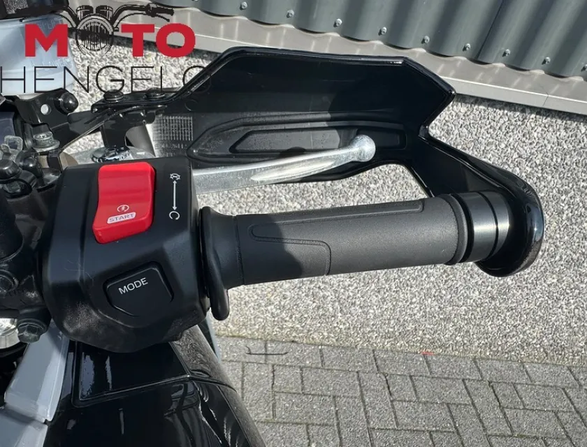 Yamaha TRACER 9