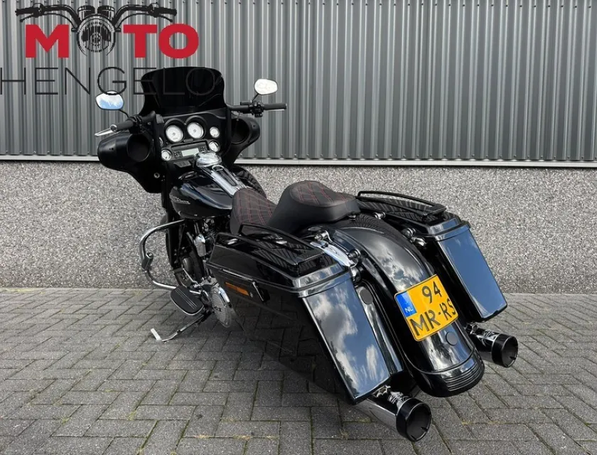 Harley-Davidson FLHX STREET GLIDE
